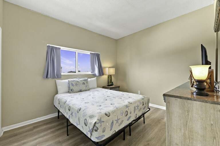 19-web-or-mls-18320 Gulf Blvd, Unit 307-21.jpg