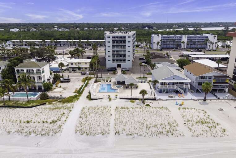 7-web-or-mls-18320 Gulf Blvd-2.jpg