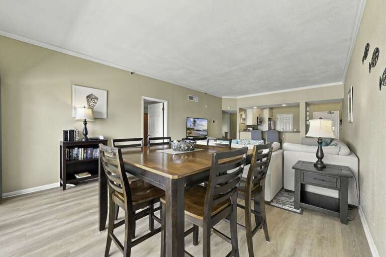 8-web-or-mls-18320 Gulf Blvd, Unit 307-5.jpg