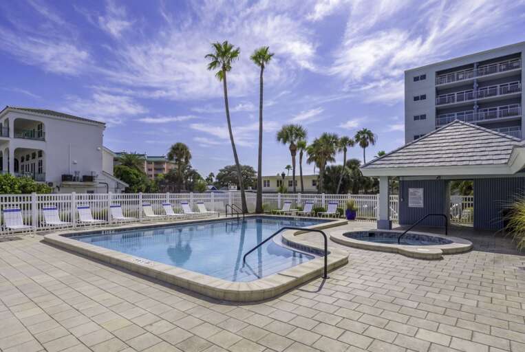 3-web-or-mls-18320 Gulf Blvd-6.jpg