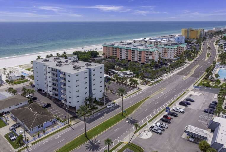 10-web-or-mls-18320 Gulf Blvd-4.jpg