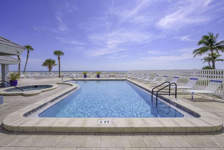 2-web-or-mls-18320 Gulf Blvd-8.jpg