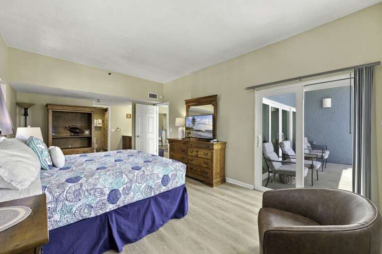 16-web-or-mls-18320 Gulf Blvd, Unit 307-9.jpg
