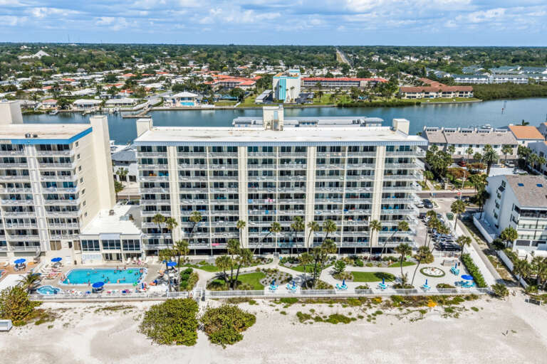 38-web-or-mls-20000 Gulf Boulevard #604-28.jpg