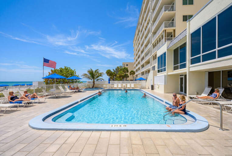 41-web-or-mls-20000 Gulf Boulevard #604 - Outdoor Area-2.jpg