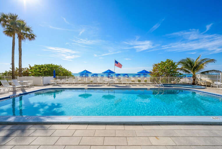 46-web-or-mls-20000 Gulf Boulevard #604 - Outdoor Area-7.jpg