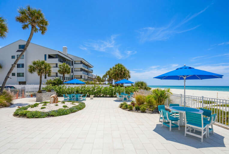 54-web-or-mls-20000 Gulf Boulevard #604 - Outdoor Area-12.jpg