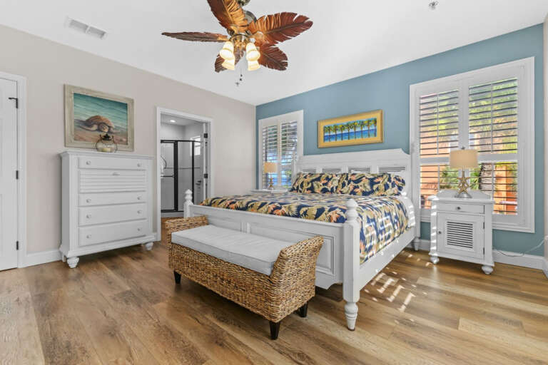 Master Bedroom w/ King Bed Master Bedroom w/ King Bed