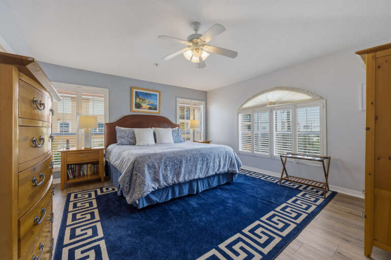 21-web-or-mls-2108 Beach Trail unit 202-27.jpg