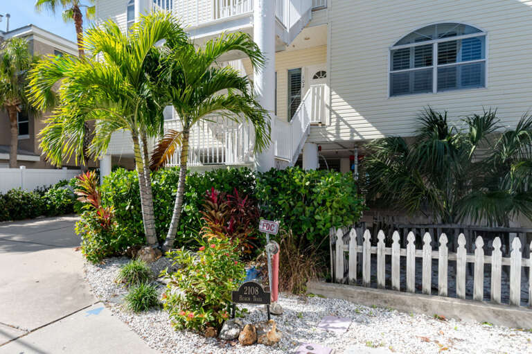 55-web-or-mls-2108 Beach Trail unit 202-3.jpg