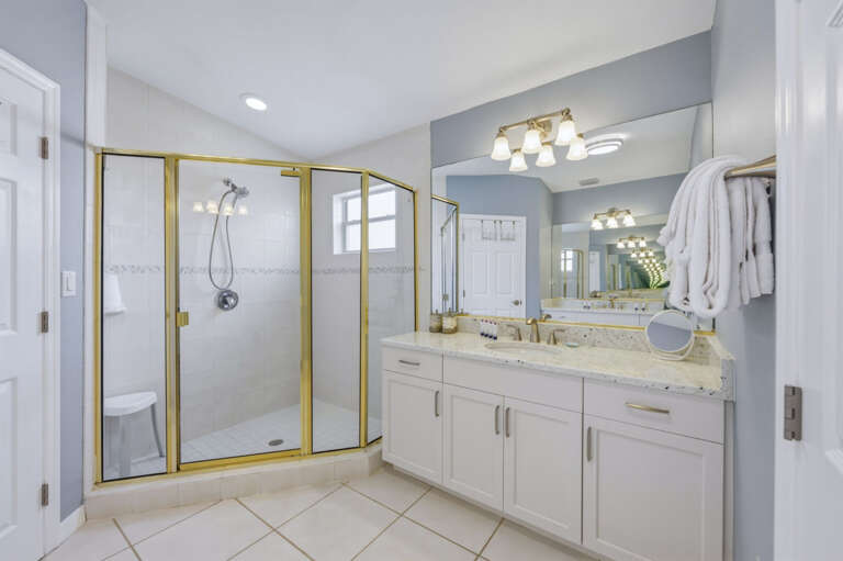 27-web-or-mls-2108 Beach Trail unit 202-33.jpg