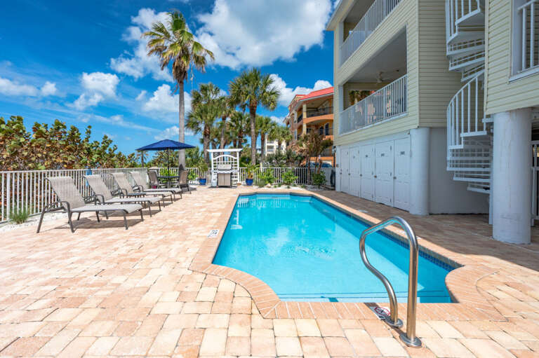 45-web-or-mls-2108 Beach Trail unit 202-17.jpg