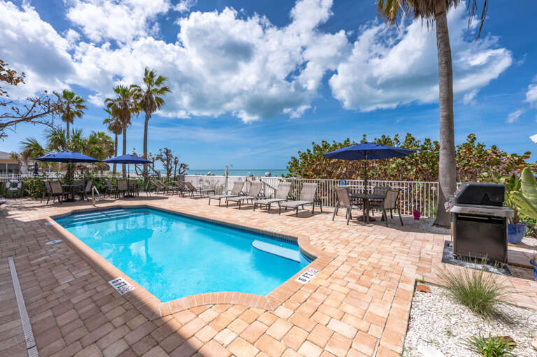 47-web-or-mls-2108 Beach Trail unit 202-14.jpg