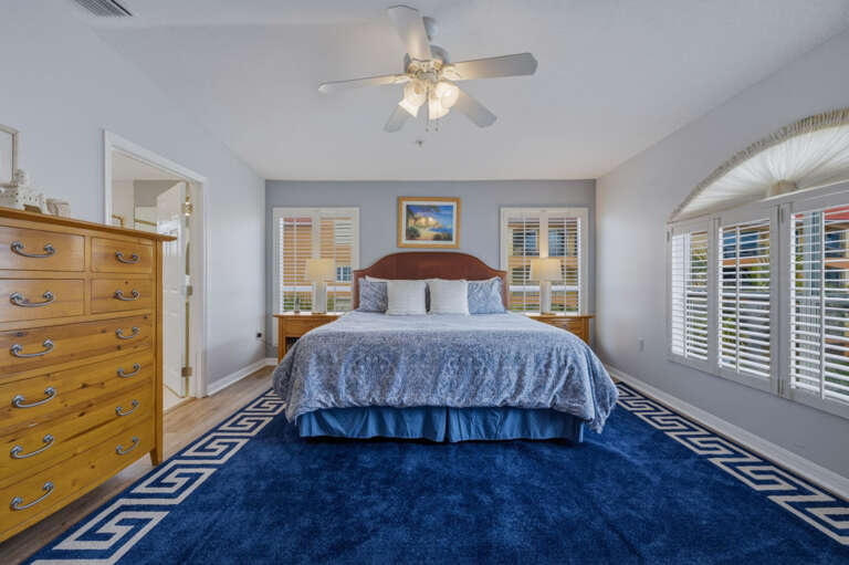 22-web-or-mls-2108 Beach Trail unit 202-28.jpg