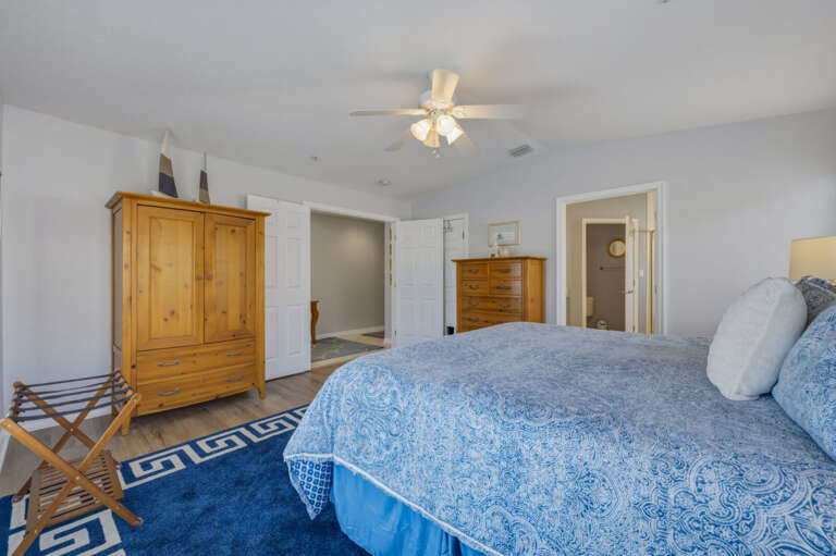 24-web-or-mls-2108 Beach Trail unit 202-30.jpg