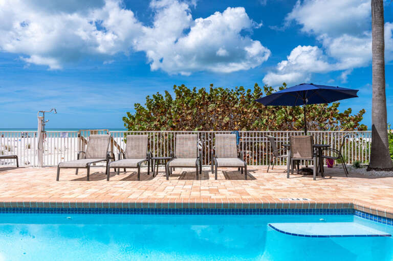 48-web-or-mls-2108 Beach Trail unit 202-16.jpg