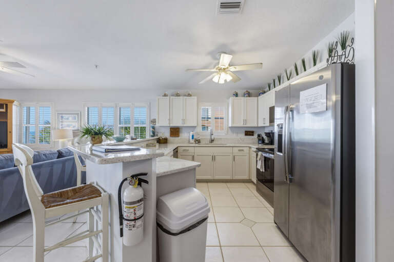 17-web-or-mls-2108 Beach Trail unit 202-44.jpg