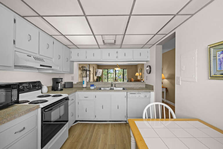 11-web-or-mls-5510 La Puerta Del Sol Blvd S #231-11.jpg