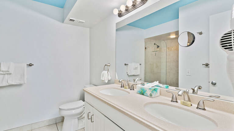 22-Exterior and Interior 5801 Bahia Del Mar Cir 210 (22 of 26).jpg
