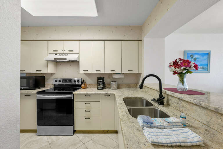 10-web-or-mls-5801 Bahia Del Mar Circle #212-19.jpg