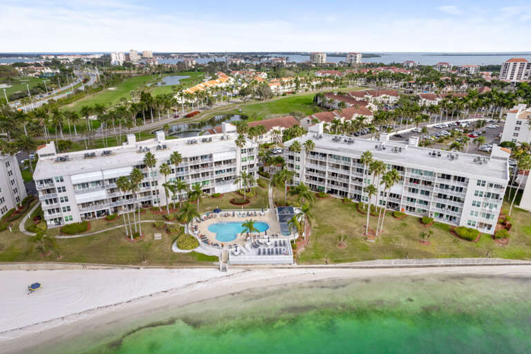 34-web-or-mls-5801 Bahia Del Mar Circle #212-8.jpg