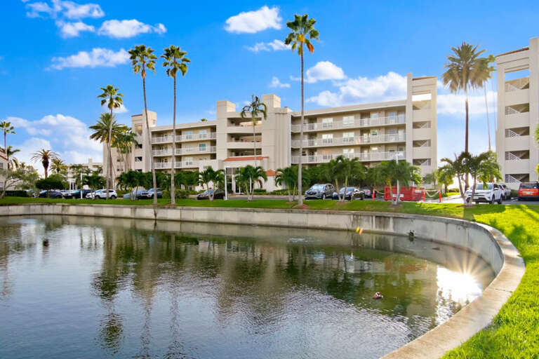 27_29_5801_Bahia_Del_Mar_Cir_516_St_Petersburg_3371529_mls 27_29_5801_Bahia_Del_Mar_Cir_516_St_Petersburg_3371529_mls