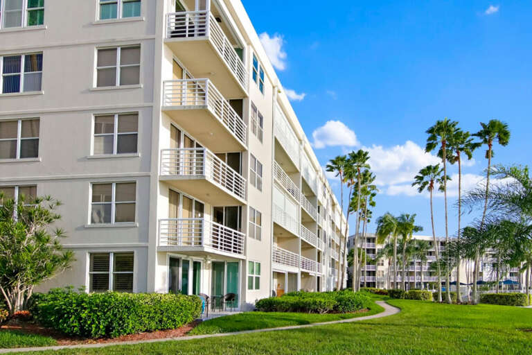 30_25_5801_Bahia_Del_Mar_Cir_516_St_Petersburg_3371525_mls 30_25_5801_Bahia_Del_Mar_Cir_516_St_Petersburg_3371525_mls