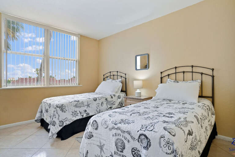 Guest Room with 2 Full Beds