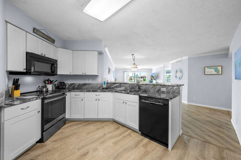 11-web-or-mls-6047 Bahia del Mar Blvd #164-10.jpg