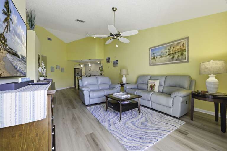 Living Area (3).jpg