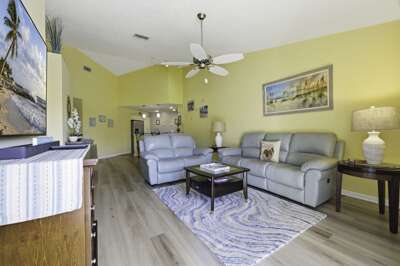 Living Area (3).jpg