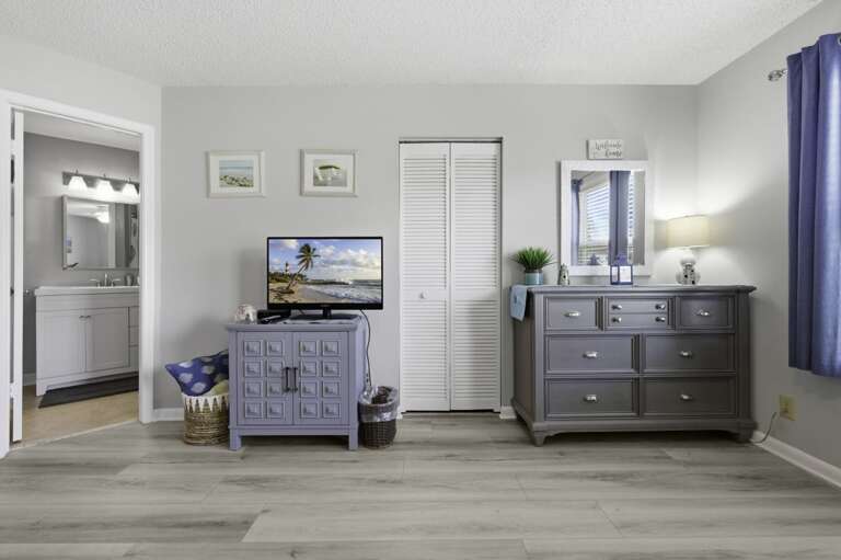 Guest Room.jpg