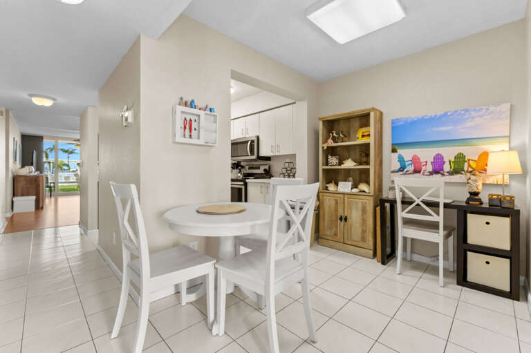 12-web-or-mls-6061 Bahia Del Mar Cir Apt 143-22.jpg