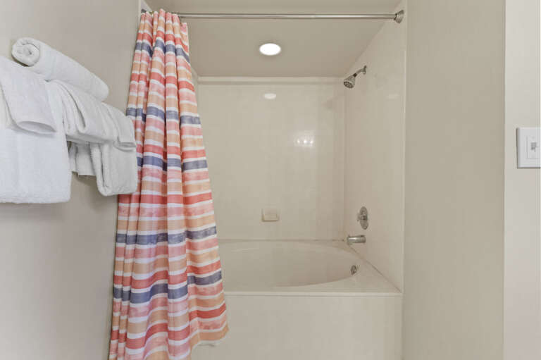 24-web-or-mls-6061 Bahia Del Mar Cir Apt 143-34.jpg