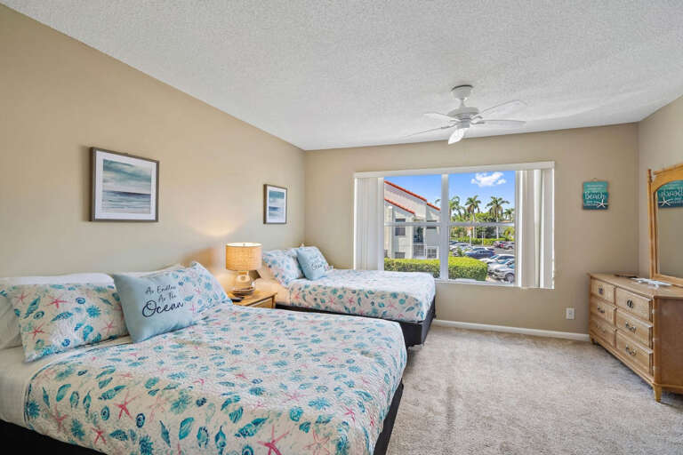 Guest Room with 2 Double/ Full Beds