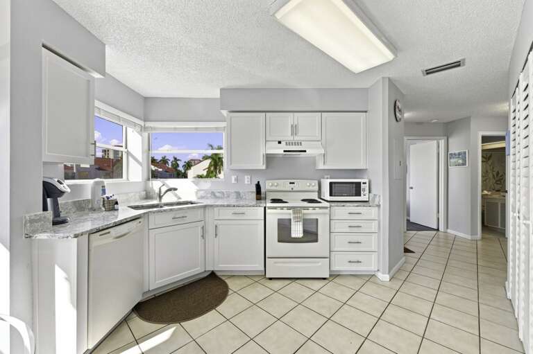 16-web-or-mls-6077 Bahia Del Mar Blvd #219-20.jpg