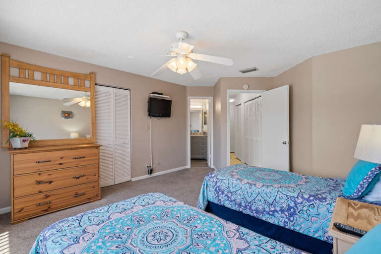 Exterior and Interior Photos 6077 Bahia Del Mar Blvd S #223 (9 of 25)