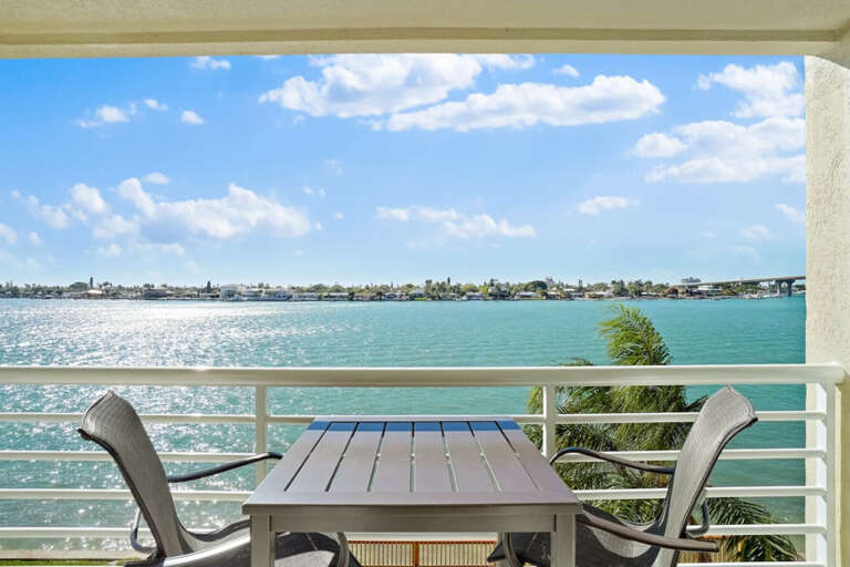 Balcony with View with Seating
