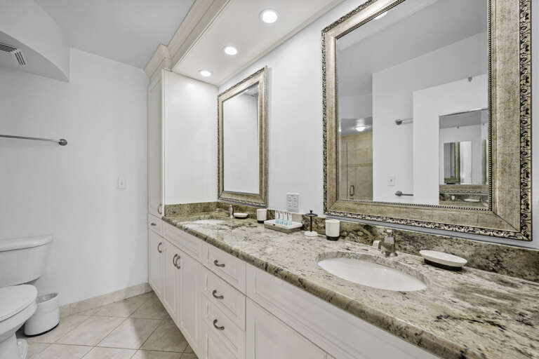 2-web-or-mls-6083 Bahia Del Mar Cir #562-3.jpg