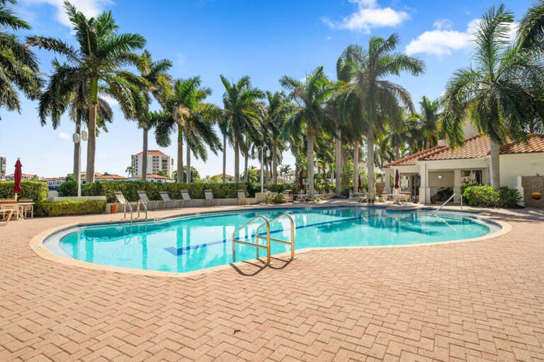 f8d17883-6132-4be0-b8b7-4e12ceb6dca0