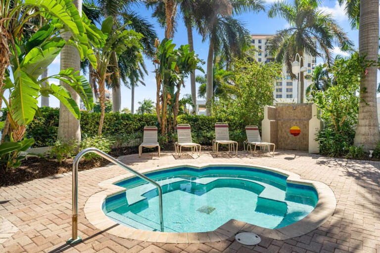 fbb6a8f9-72f2-4563-9828-10387dd770fe