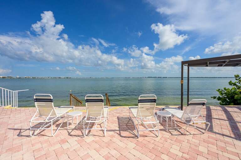 39-web-or-mls-6177 Sun Blvd #103-13.jpg