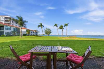 32-web-or-mls-6177 Sun Blvd #103-28.jpg