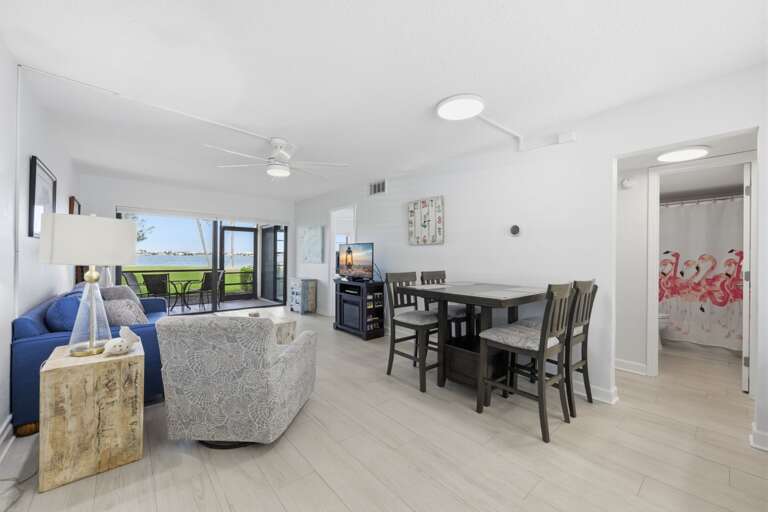 2-web-or-mls-6177 Sun Blvd #103-38.jpg