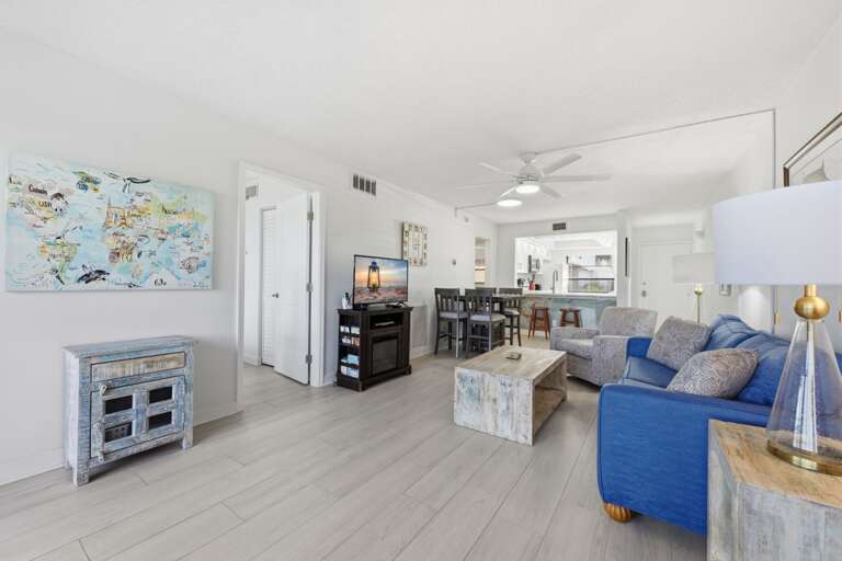 6-web-or-mls-6177 Sun Blvd #103-40.jpg