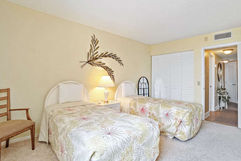 Guest Room Guest Room