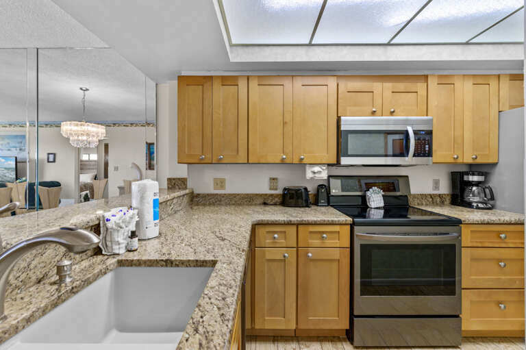 18-web-or-mls-7466 Bayshore Dr #305-39.jpg 18-web-or-mls-7466 Bayshore Dr #305-39.jpg