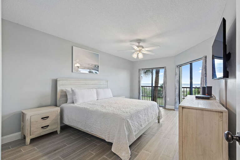 Beach front master bedroom Beach front master bedroom