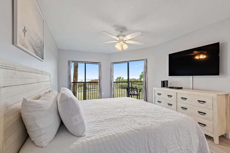 Beach front master bedroom Beach front master bedroom