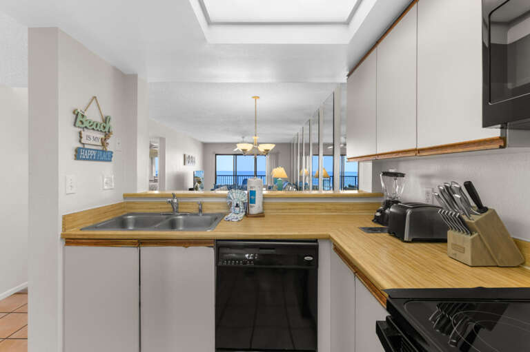 11-web-or-mls-7564 Bayshore Dr #404-11.jpg 11-web-or-mls-7564 Bayshore Dr #404-11.jpg